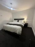House-Sleeps8-Parking-Garden Hotels in Гарфортх