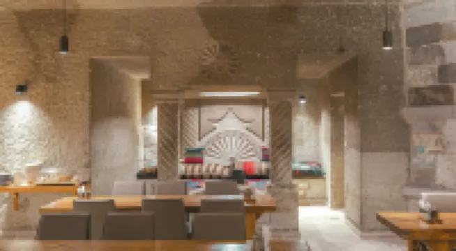 卡帕多西亞洛格斯洞穴酒店