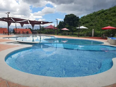 Entre Cerros Отели в г. Кесальтенанго