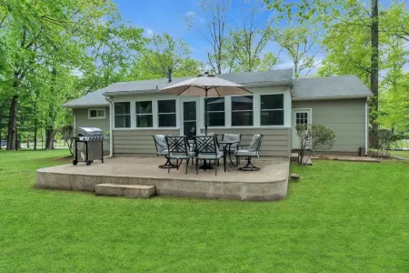 Fall Getaway with Hot Tub Fire Pit and Games