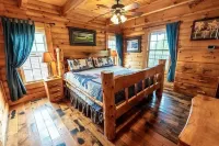 Graceful Awestruck Perfect Mountain Views with Pool Access by RedAwning