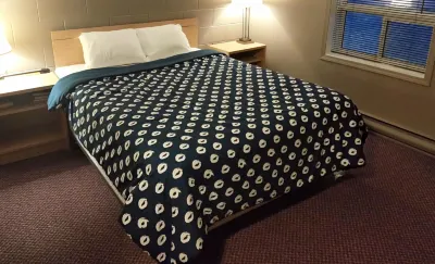 Shoal Lake Motor Inn Hotels in 