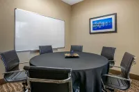 Comfort Inn & Suites Northeast - Gateway