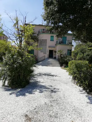 Hotel Caprice - 2-Star