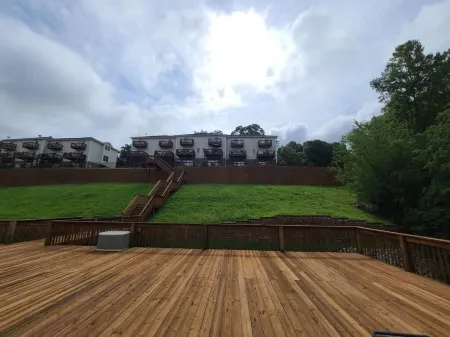 Serenity at Smith Mountain Lake Отели в г. Гиллс Крик