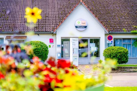 Campanile Avallon Отели в г. Сен-Бранше