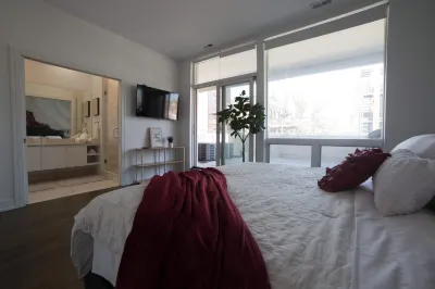 Urban Chic Rooftop Retreat with Balcony Views, Games, WiFi Hotels in Ukrainian Village