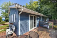 North East Lake House Unit #1 with Private Deck Hotels near Rahal Farms