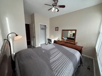 Charming 3-bedroom 2 bath house in Kansas City’s best location by plaza/downtown