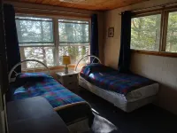 Camp Kuchen- 3 bdrm lakefront on beautiful White Lake Отели в г. Форестпорт