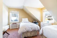 Cozy Cottage in Berkshires: Minutes to Jiminy Peak
