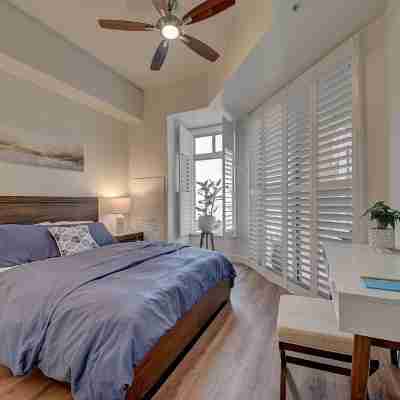 Ocean View Oasis next to Beach and Convention Center with free parking Rooms