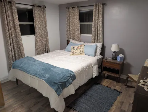 Spacious 3-Bedroom Retreat, Fully Handicap Accessible!