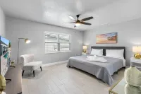 Paradise Pool & Golf retreat in the heart of Tampa, Florida! Sunglass Hut 주변 호텔