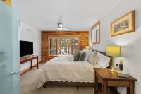 Spectacular Retreat Minutes from Downtown Bozeman - 4 Bedrooms on Tranquil Creek