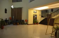Hotel Grand Riviera Hôtels à : Paonta Sahib