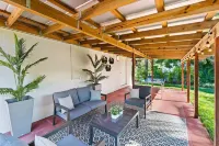 Spacious 8Br w/ Guesthouse + Pool & Tons of Games