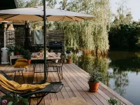Geel Chalet in Netevallei Hotels in Geel