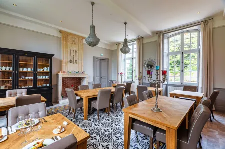 Hôtel Château de Didonne Отели рядом с достопримечательностью «Spa Thermal Philae»