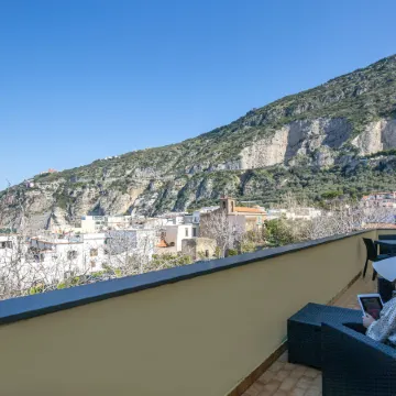 Flowers Apartments & Rooms