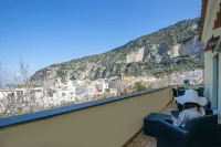 Flowers Apartments & Rooms