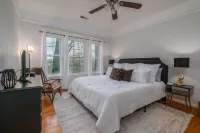 Historic Highland Park Gem Hotels near City Gear