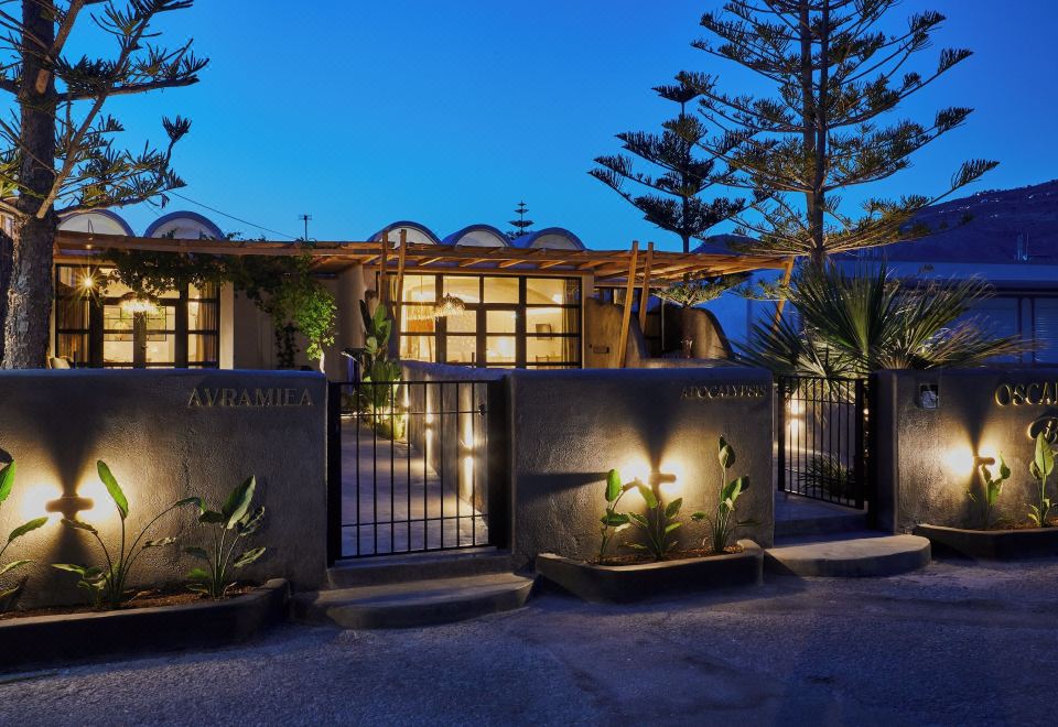 The Oscar Suite Hotel Over view