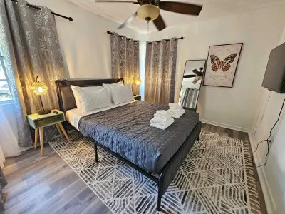 Charming Home Foodie Lovers walk to Mills50 - sleeps 10 Hotels near Orlando Science Center