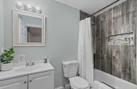 New and Modern Apartment just minutes away from Downtown Providence!