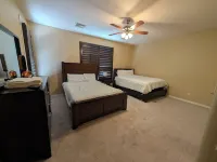 Luxury home with pickleball, pool, and hot tub near Scottsdale - Balkon