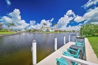 SUPERB! LOCATION! 1 BLOCK 2 FISH VILLE MODERN HOME-HEATED SALT POOL-SPA-E BIKES