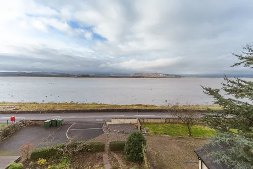 Watersedge Retreat Lake District views Pet friendly Hotels in Milnthorpe