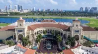 Free Beach Lounges, Umbrella and Free Parking in the Beautiful Oceanfront Condo