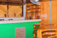 Mkomazi Hotels and Camp Sites - ที่มีบาร์