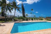 Beach Bungalow w/ Cruiser Bikes & Pickleball!