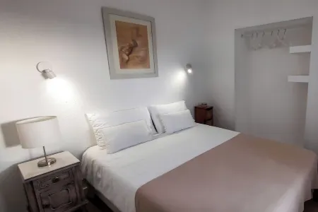 Alice's House, Private Pool, 7 km from Beach Отели в г. Алфейзеран