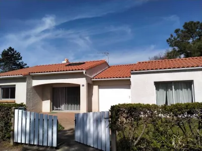 5-minute walk from the beach, quiet villa with garden. Home sweet home! Hotels in der Nähe von Skatepark de La Faute-sur-Mer