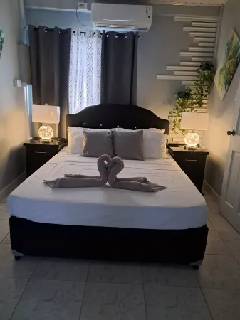 Breadfruit Lodge Bago Отели в г. Bon Accord