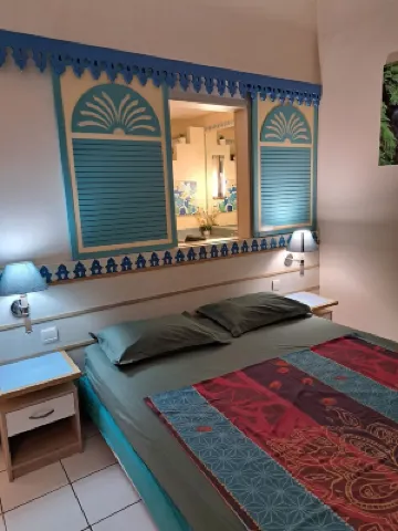 Beautiful, functional studio in Carayou hotel and spa on private beach فنادق في 