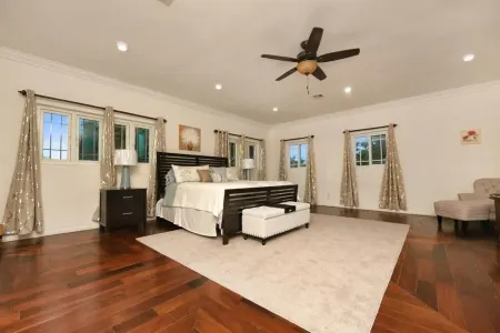 Todd’s Place Harbour Island Отели в г. Данмор-Таун