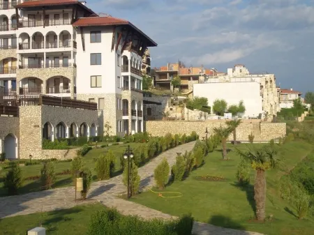 3rd floor one bedroom LAZUR apartment overlooking pool(Enquire for details