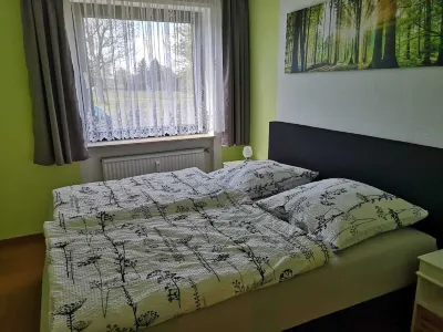 In the heart of the Hochsolling, quiet renovated apartment with terrace Kaufland附近的飯店