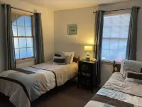 House on The Lake Is a peaceful getaway with beautful grounds with stonewalls Hotels in Windham