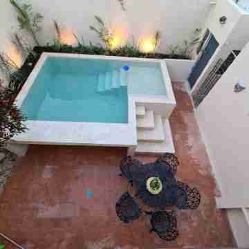 300MB/S Wifi with an amazing pool 3 Bed 2.5bath house Fitness & Recreational Facilities