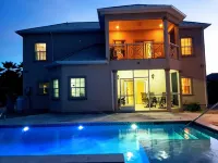 Casa de Bells 2 - Studio apartment with pool, gazebo, private entrance & parking