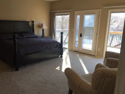 Lakefront Property Perfect For The Whole Family