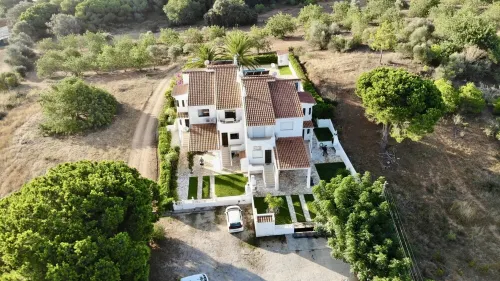 2 bed room apartment with direct Pool access and terrace