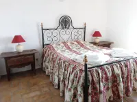 Monte Alentejano for 4 people!Ideal for children!We accept animals! Hotel a Montemor-o-Novo