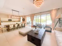 Luxury and tranquil 4 Bedroom Thownhome