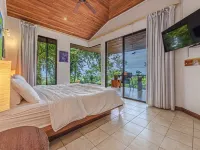 Pacifica- Spectacular Views, On-site Staff, Gated Community-Paved Road Access Hotels in Savegre